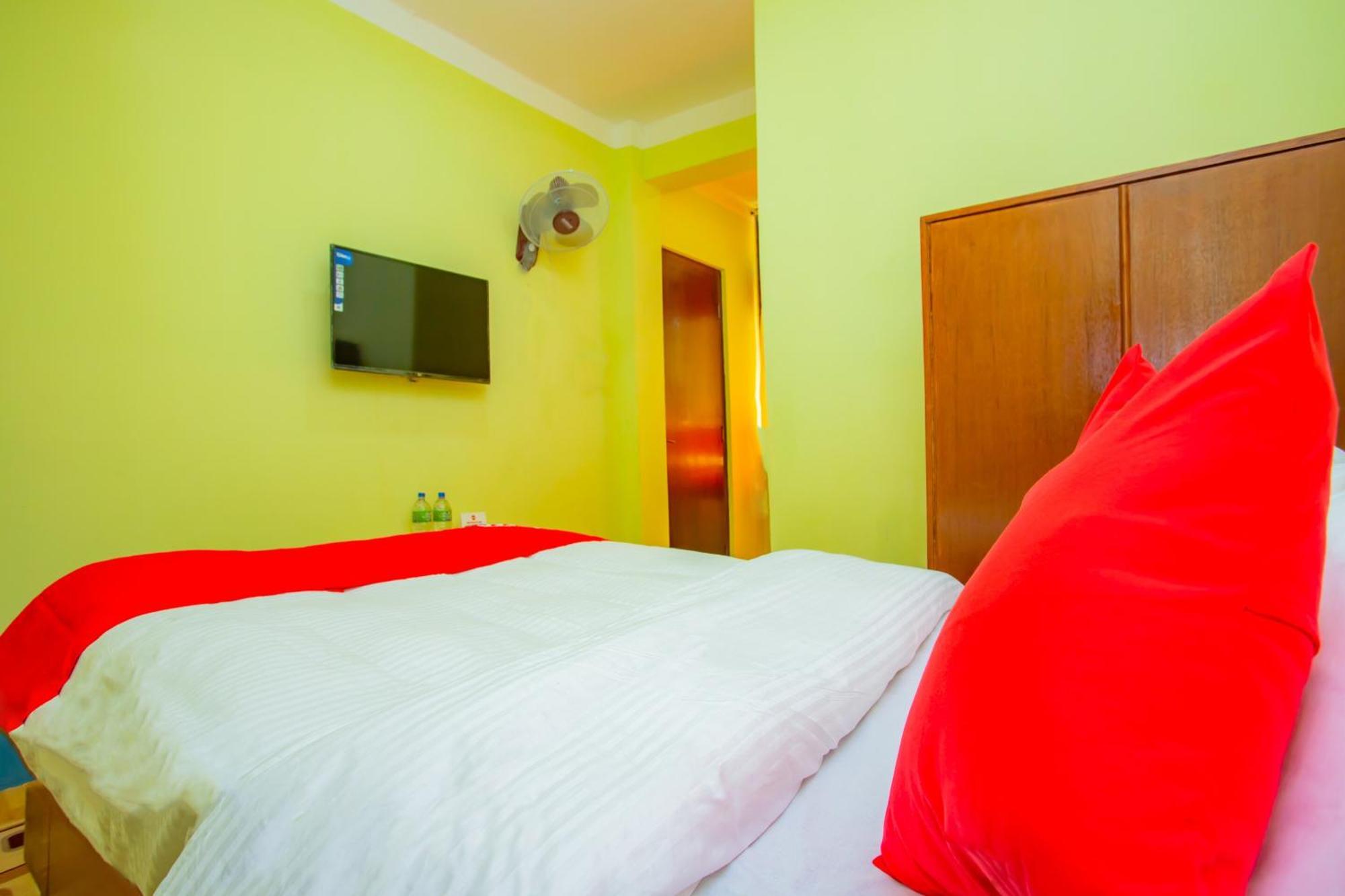 Oyo 589 Hotel Trimurti Kathmandu Luaran gambar