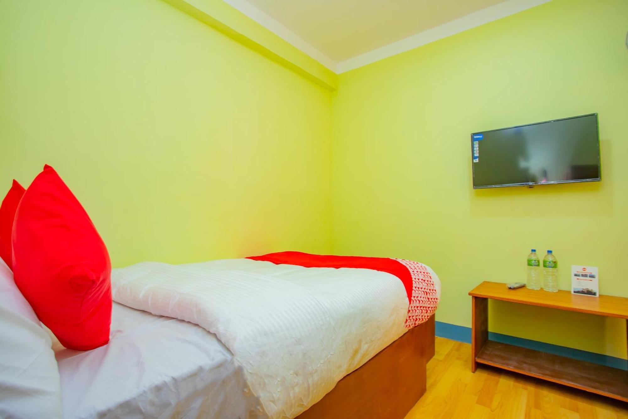 Oyo 589 Hotel Trimurti Kathmandu Luaran gambar