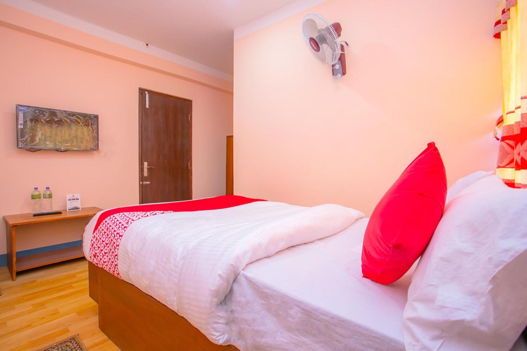 Oyo 589 Hotel Trimurti Kathmandu Luaran gambar