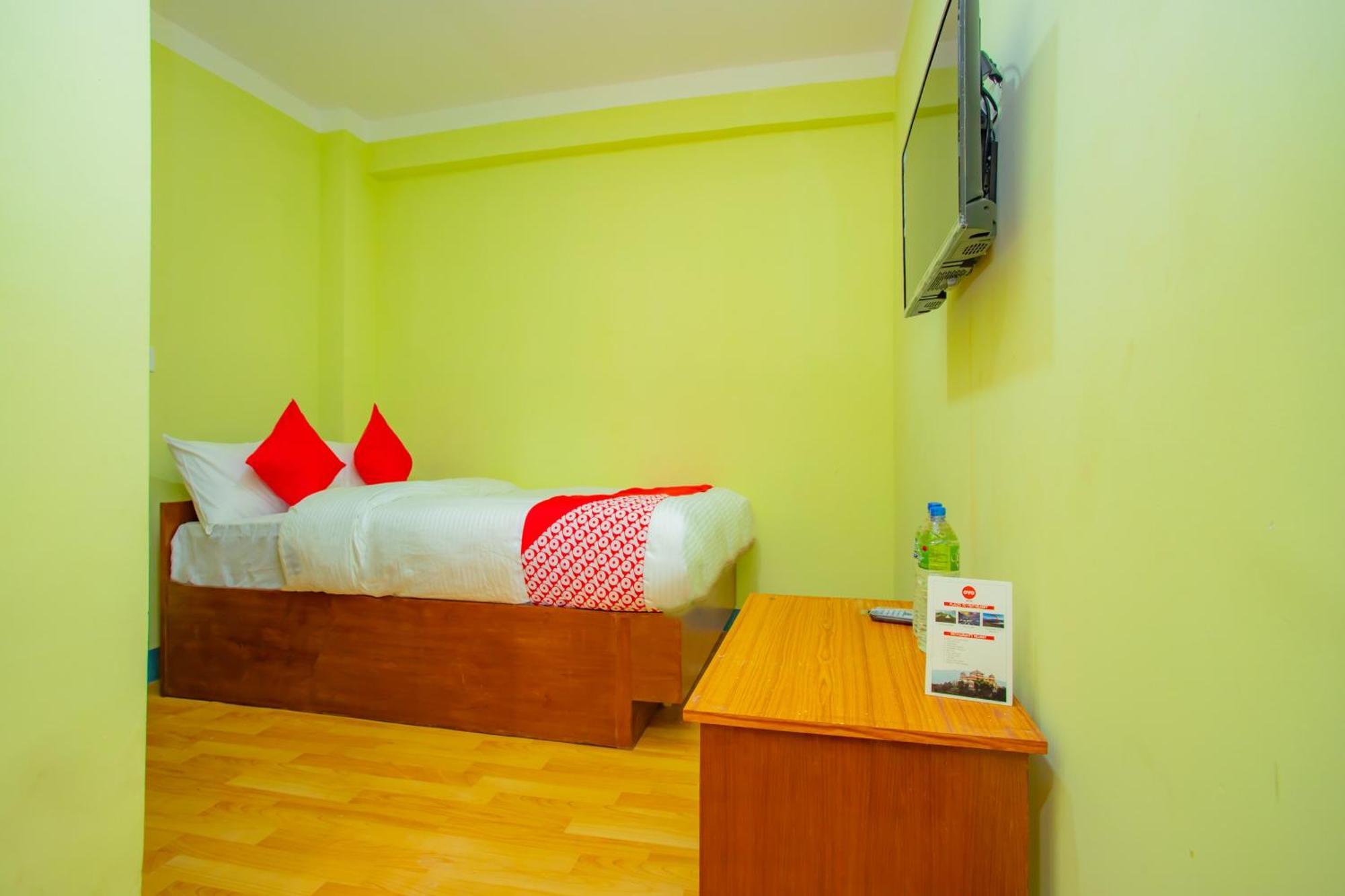 Oyo 589 Hotel Trimurti Kathmandu Luaran gambar