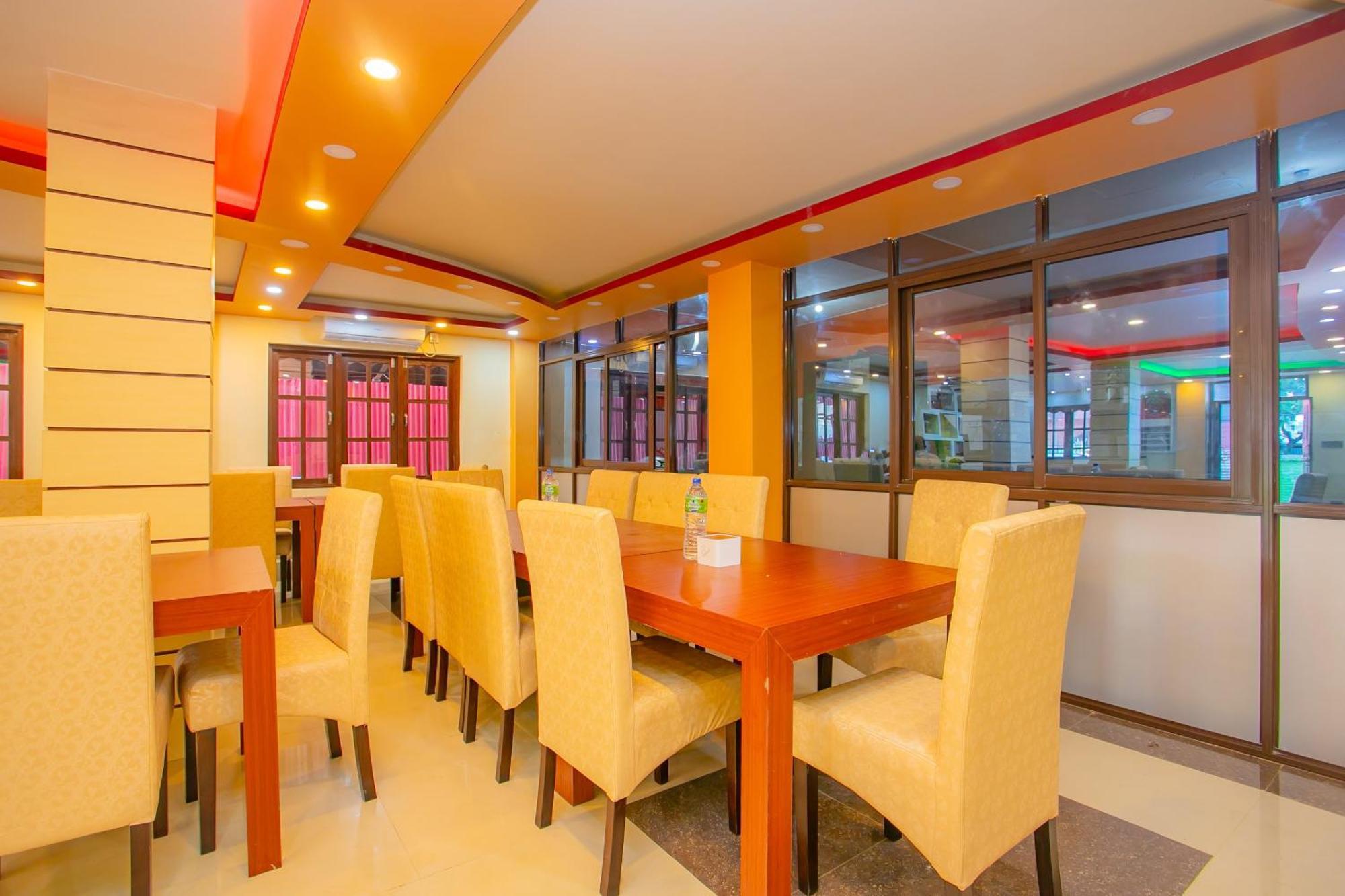 Oyo 589 Hotel Trimurti Kathmandu Luaran gambar